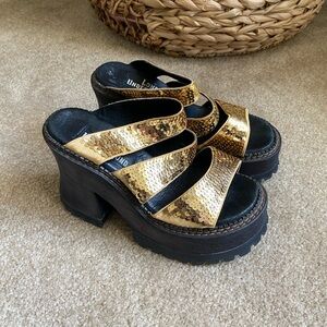 London Underground 90s Y2K Gold Sequin Platform Slide Sandals Vintage Rare